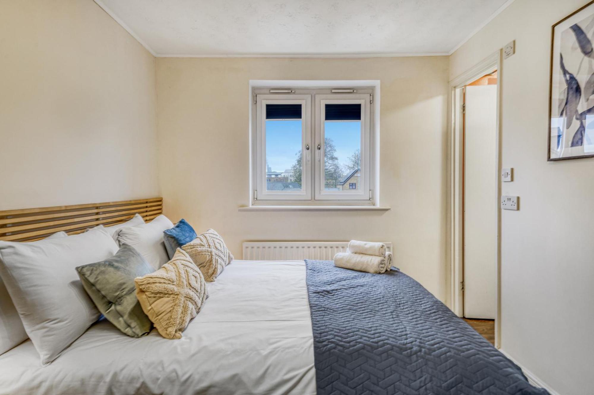 Executive 4 Bedroom Town House In Canada Water Free Wifi & Parking By City Stay Aparts ลอนดอน ภายนอก รูปภาพ