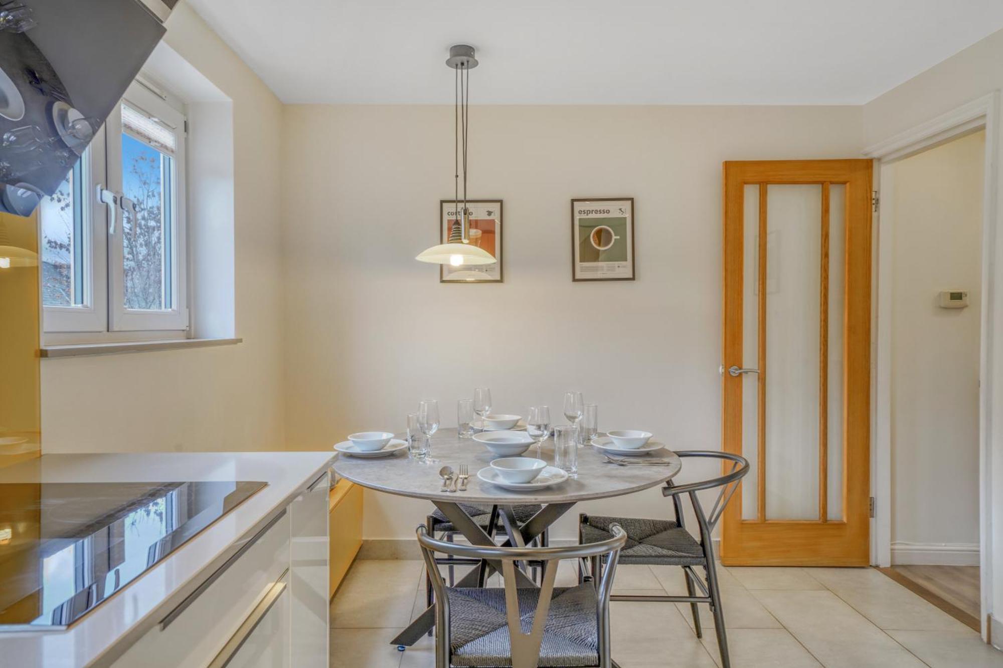 Executive 4 Bedroom Town House In Canada Water Free Wifi & Parking By City Stay Aparts ลอนดอน ภายนอก รูปภาพ